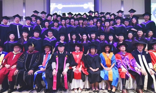 普利茅斯大学