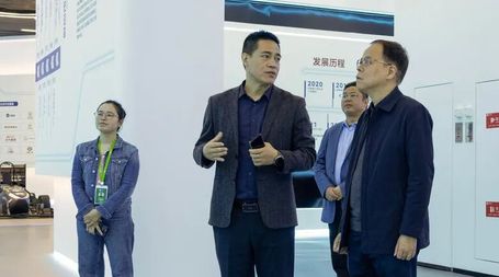 博思软件集团董事长陈航带队赴合肥工业大学智能制造技术研究院交流