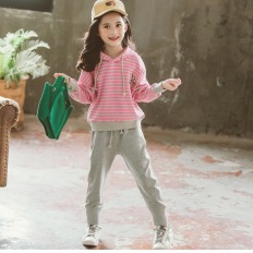 女童秋装套装新款网红儿童洋气时髦条纹连帽小女孩休闲两件套