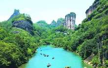 武夷山景区迎来暑期旅游高峰