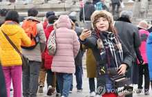 韩国旅游收入锐减455亿元 韩媒：中国游客不来赚钱难