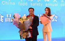 傅光明斩获“中国食品十大人物奖”，圣农囊括三大奖项