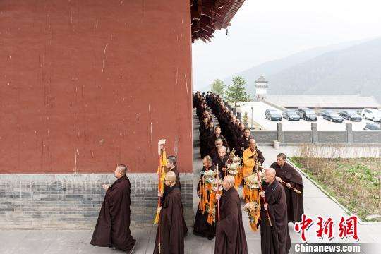 山西五台山大圣竹林寺举行佛诞祈福法会