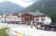 九寨沟旅游业受挫:景区何时恢复未知 退团改签潮来袭