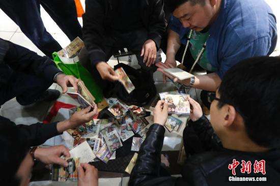 资料图：北京潘家园。 <a target='_blank' href='http://www.chinanews.com/' _fcksavedurl='http://www.chinanews.com/'>中新社</a>记者 富田 摄