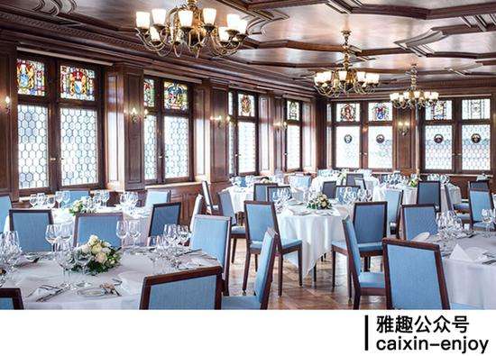 由于餐厅名称Wagg是“称”的意思,餐厅便带上了一层步入平衡生活的寓意,成了很多人举办婚礼派对的首选