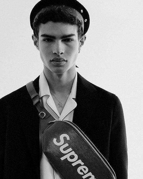 Louis Vuitton和Supreme合作的2017秋冬男装系列 图片来源:Marck Torri