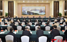 尹力在与商协会长和民营企业家代表座谈中强调：立足新发展阶段推进高质量发展
