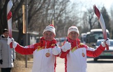 冬奥会火炬传递在京举行 安踏助力实现“三亿人参与冰雪”