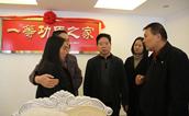 忠魂不泯酬壮志，浩气长存慰英雄