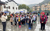 我为城市添点绿 ——绍兴市塔山中心小学一15班启航小队开展公益植树活动