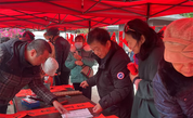 慈福龙翔鼓楼行 楹联迎春颂党恩——福州市鼓楼区慈善总会携手乌塔社区开展新春送福活动