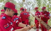 建瓯市慈善总会水上应急救援志愿服务队冬训历练，提升水上安全守护能力