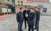 两节慈善送慰问，幸福老人情意浓