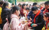 雷锋精神放光芒 爱心义卖传温情——福州市鼓楼区慈善总会联合鼓楼实验小学开展义卖活动