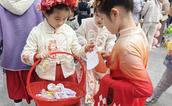 福州市鼓楼区慈善总会联合花园小学开展爱心义卖活动