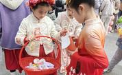 福州市鼓楼区慈善总会联合花园小学开展爱心义卖活动