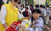 福州市鼓楼实验小学学雷锋爱心义卖活动圆满开展