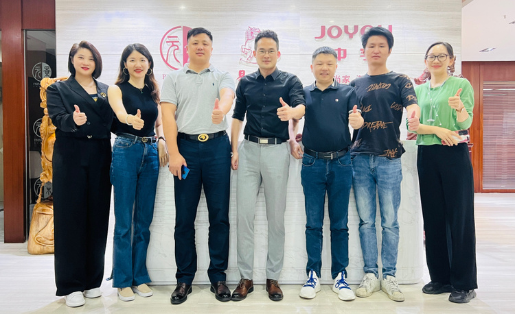 我会副会长林明华带队走访易法通有限公司