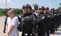 此类骗局很可怕！有不少人心甘情愿地把现金黄金通过网约车运送给骗子
