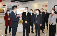 泉州市委书记张毅恭调研信和，鼓励以创新打开广阔市场