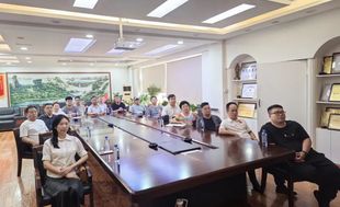 弘扬爱国情怀 凝聚奋进力量——商会党总支、民盟闽商支部组织观看纪念中国人民抗日战争暨世界反法西斯战争胜利80周年大会