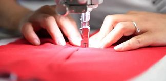 一个闽南小城，如何用“3公里”织出全国三分之一校服？