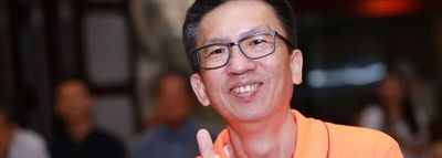 收入降了，利润却暴涨54%！这位晋江商人的“内衣帝国”是怎样逆袭的？