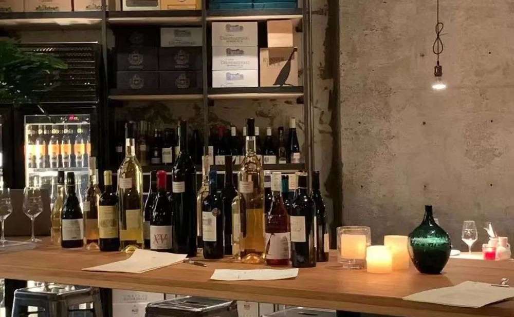 BISTRO 77