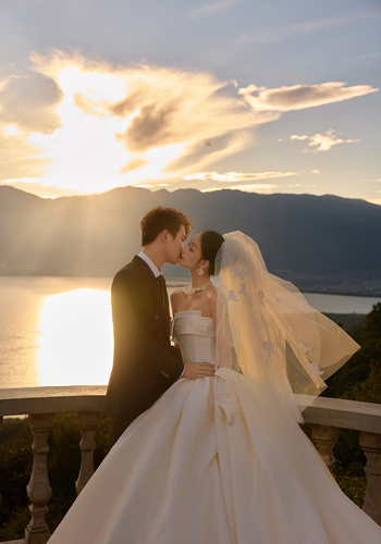 落日拾纱/Sunset picking up veil