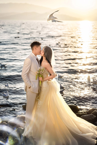 日出系列 - 《曦神》