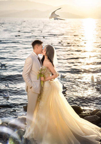 日出系列 - 《曦神》