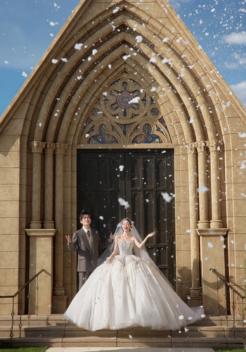 池畔华尔兹/Waltz by the Pool