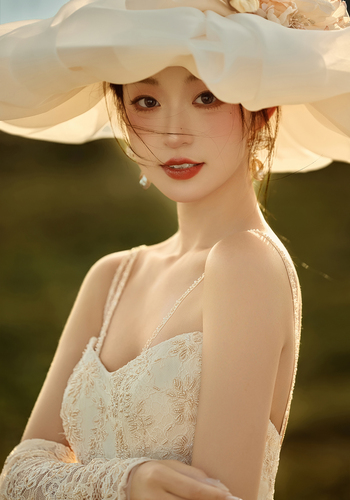 与光同行/Walking with the Wind